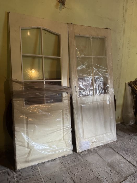 Продам дешево двери новые