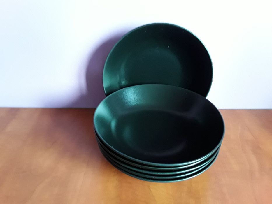 Vând Set 6 Farfurii Adînci Noi