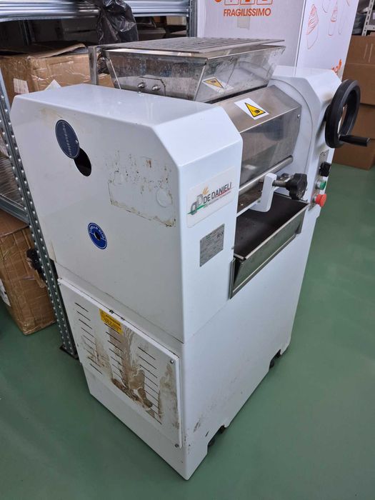 Машина за рафиниране и раздробяване