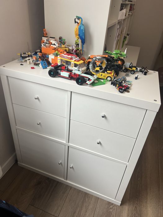 Голям гардероб, скрин, секция и две кубчета на Икеа