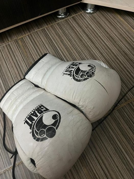 Боксёрские перчатки оригинальные