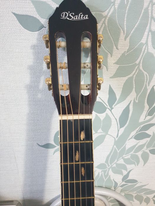 Гитара б/у продам