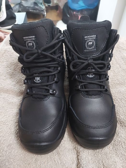 Ghete Skechers nr 42,5 noi!