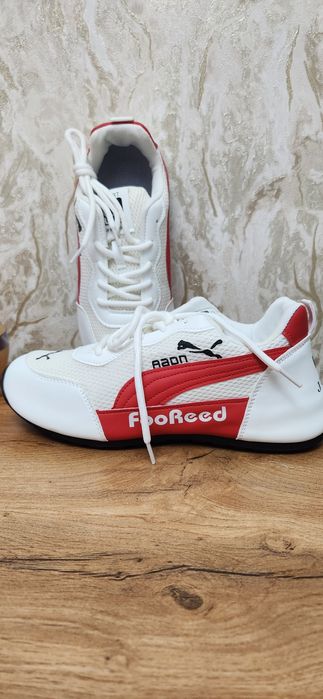 Продам Новые кроссовки