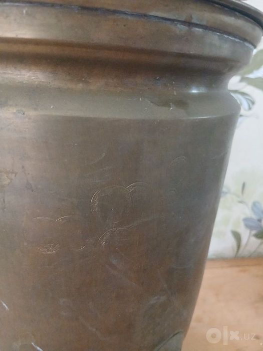Самовар 1896й. печатлари бор
Нархи.3500.сум
10.летр.