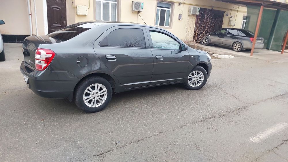 2 петно капот крыло  метан 4 пок