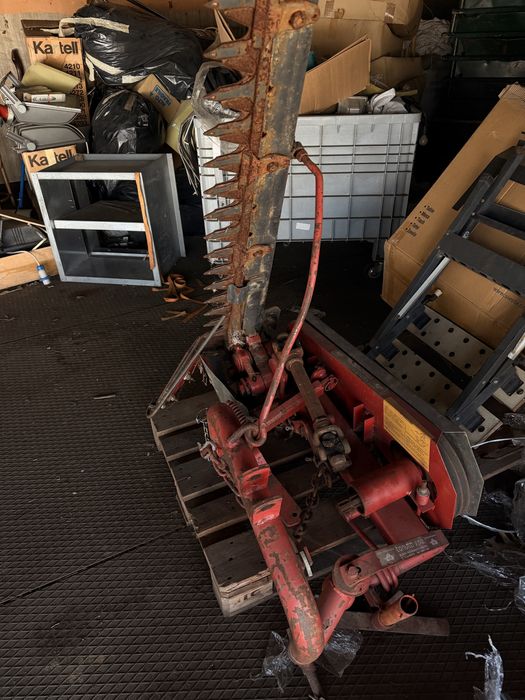 •	Cositoare Tonnutti tractor – bară cu cuțite