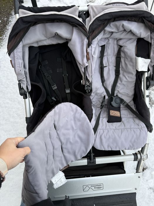 Cărucior gemeni Mountain Buggy – off-road, foarte rezistent