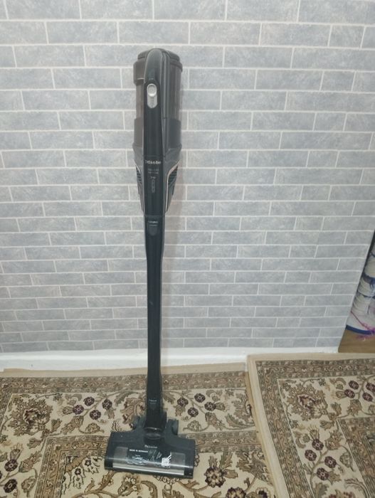 Aspirator vertical premium Miele Triflex HX1 Cat & Dog (Fără fir / 3-în-1)