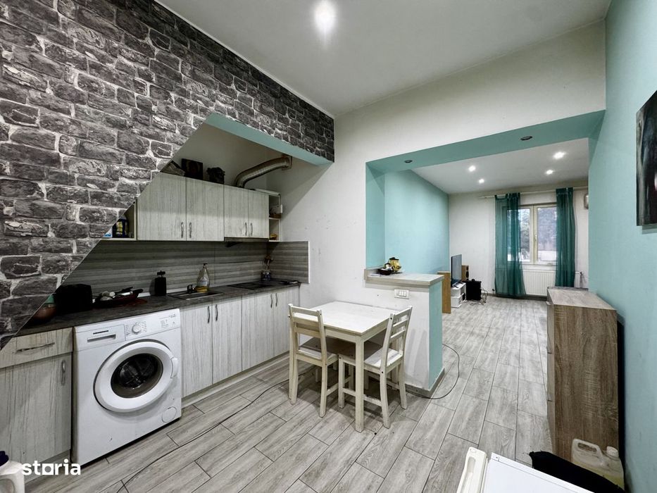 Apartament situat in zona centrala, etaj 1, centrala proprie