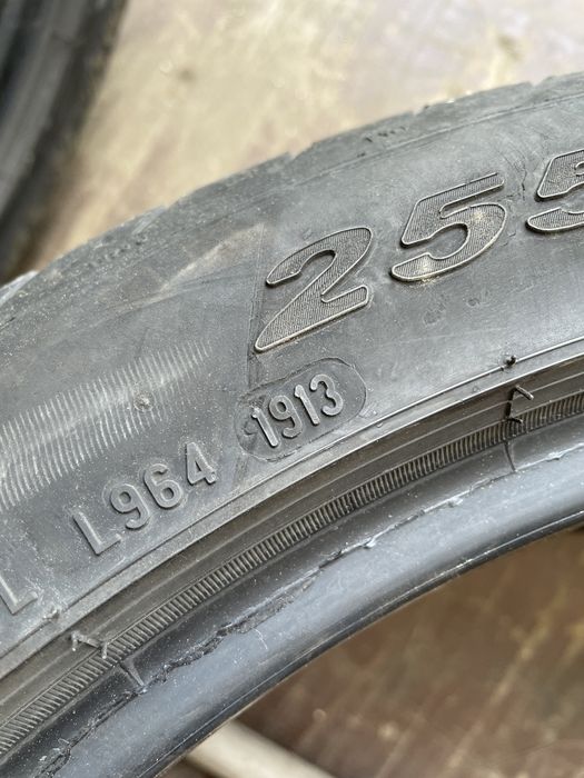 Set 4 anv vara 255/40/19 Goodyear/Pirelli