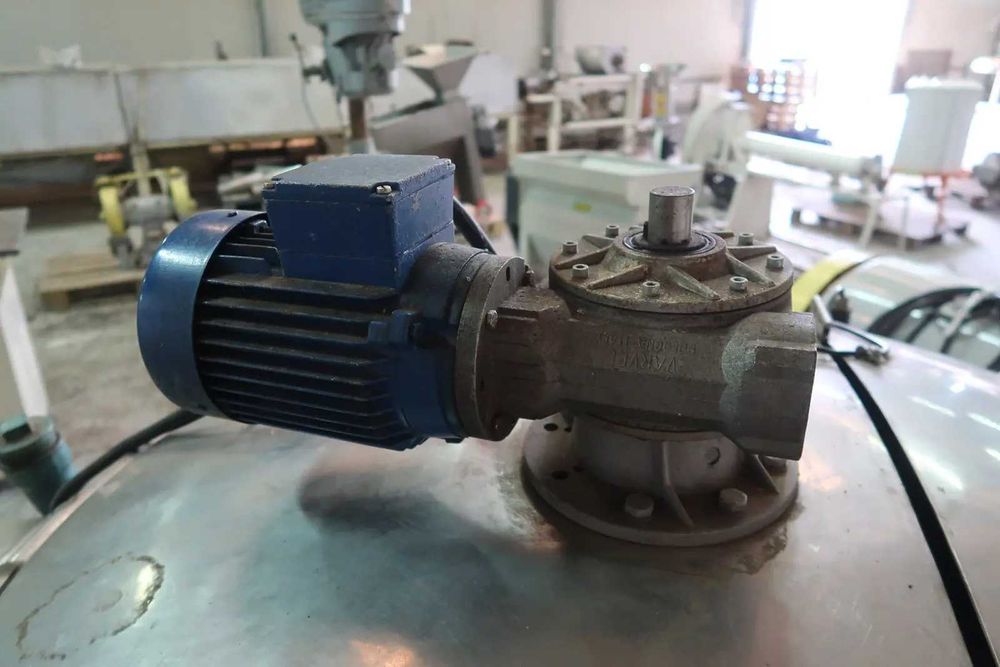 Bazin cu incalzire electrica si agitator