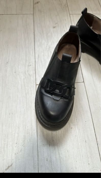 Продам женскую обувь