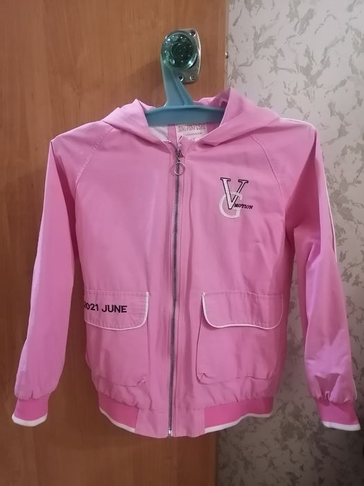 Продам платье, ветровочки