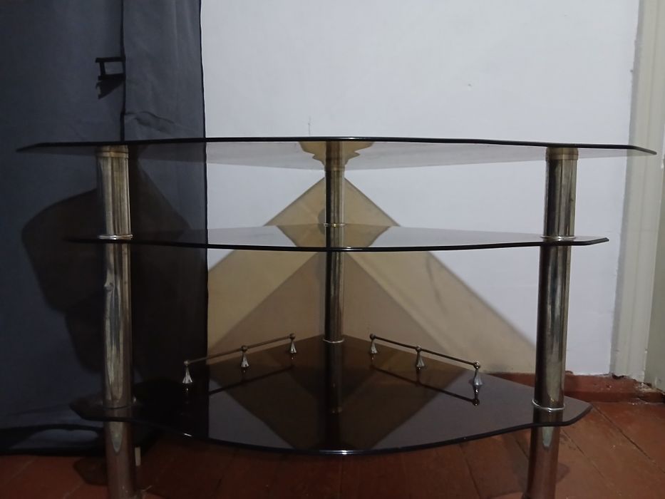 Продаю телевизор и подставка