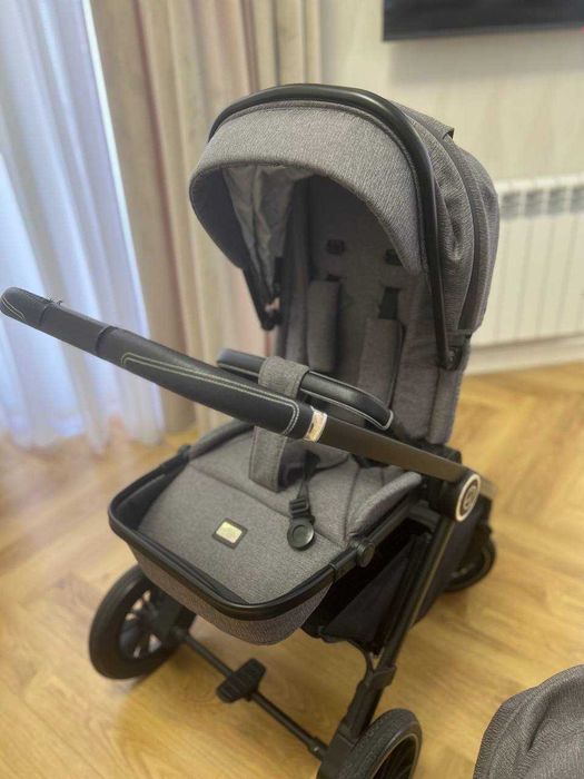 Детская коляска 3в 1