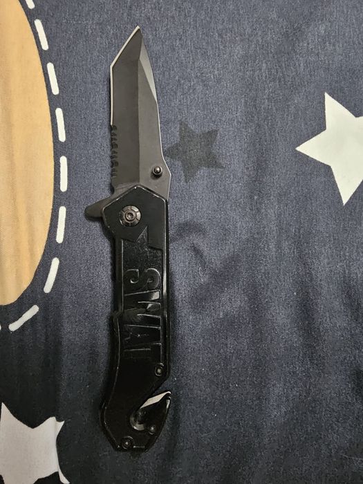 Vând cuțite de colecție