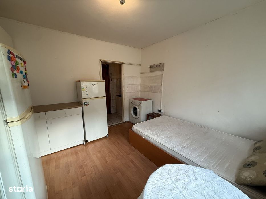 Apartament cu o camera, 16 mp utili, etajul 3, mobilat - Buziasului