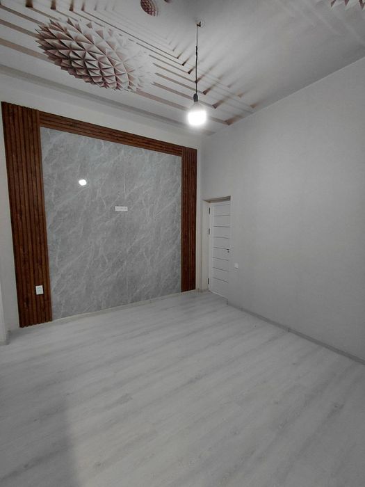 Продаётся дом 3 ком 80м2 Земля 1.5 сот янгихайот Ташкент махаля