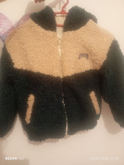 Продаётся вещи хорошего качество и состояния..