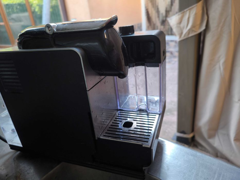 Кафемашина DeLonghi Nespresso