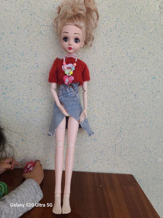 Кукла красивая модная  200 тысяч