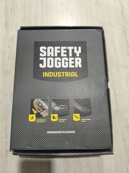 Новые рабочие ботинки (лето)