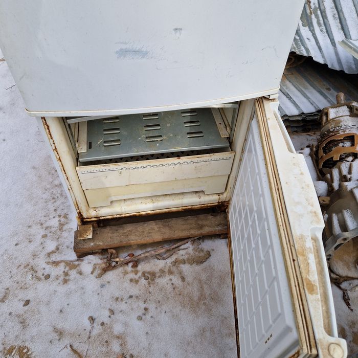 Продам холодильник