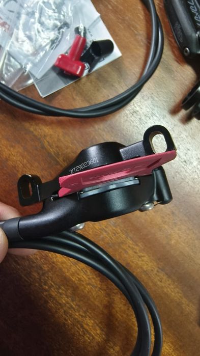 НОВИ Вело спирачки Level TLM комплект предна и задна