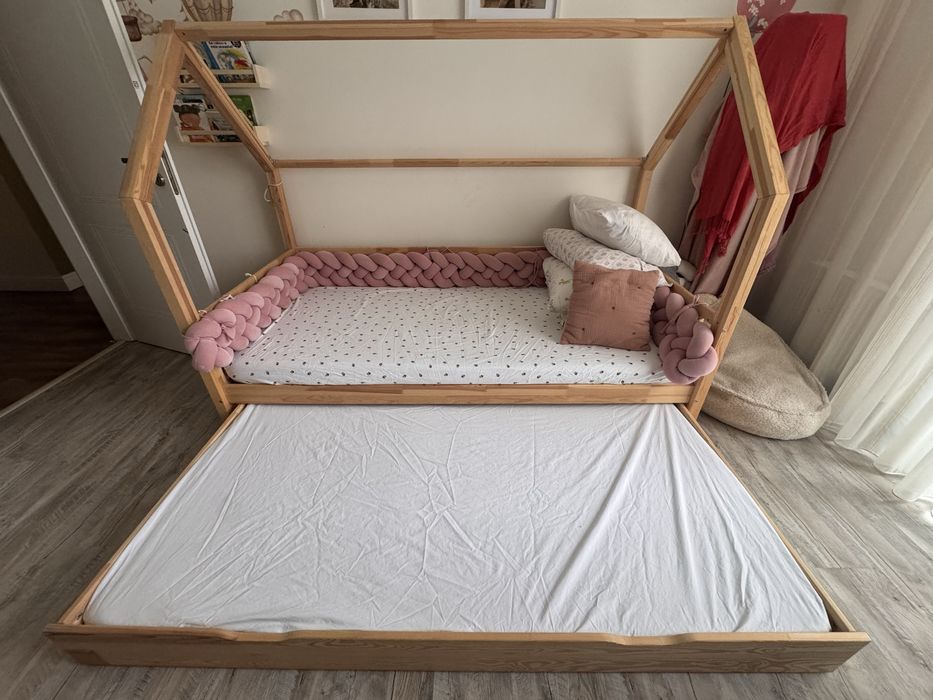 Pat montesori cu inca un pat jos