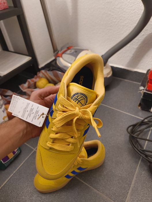 Adidas basketball размер 42