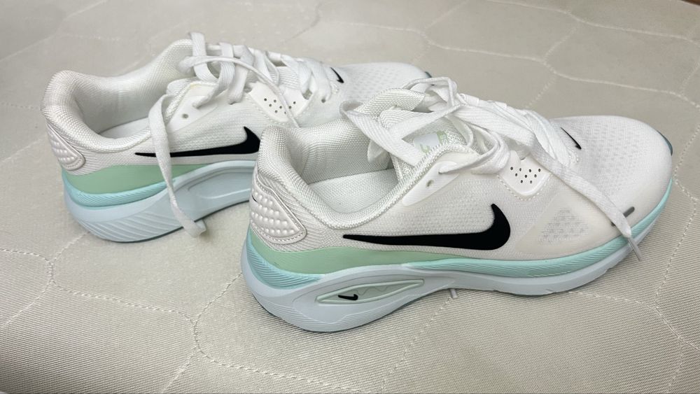 37 размер,Nike кроссовка оригинал