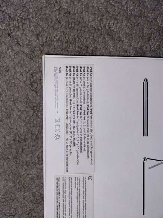 Чехол-клавиатура iPad