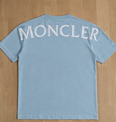 Moncler T-shirt размер s