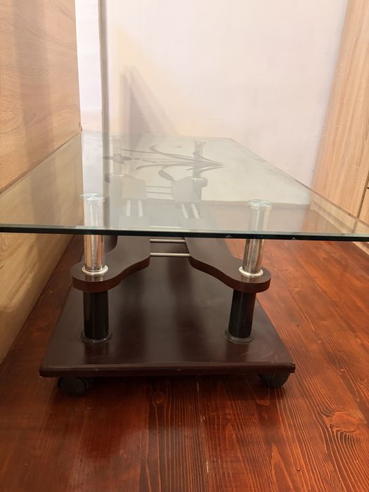 Masa de sticla cu roti 110x60x37