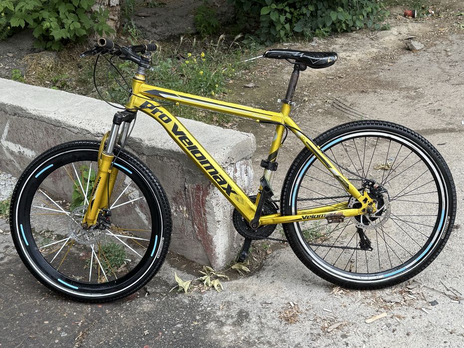 Велосипед MTB,яркого цвета