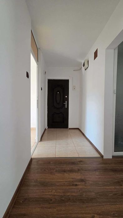 Apartament 3 camere Zona Calarasi