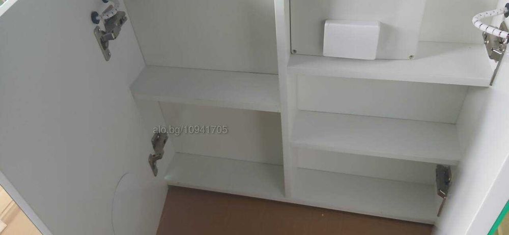 Шкаф за баня 3 отделения LED осветление ПРЕОЦЕНЕН счупено стъкло