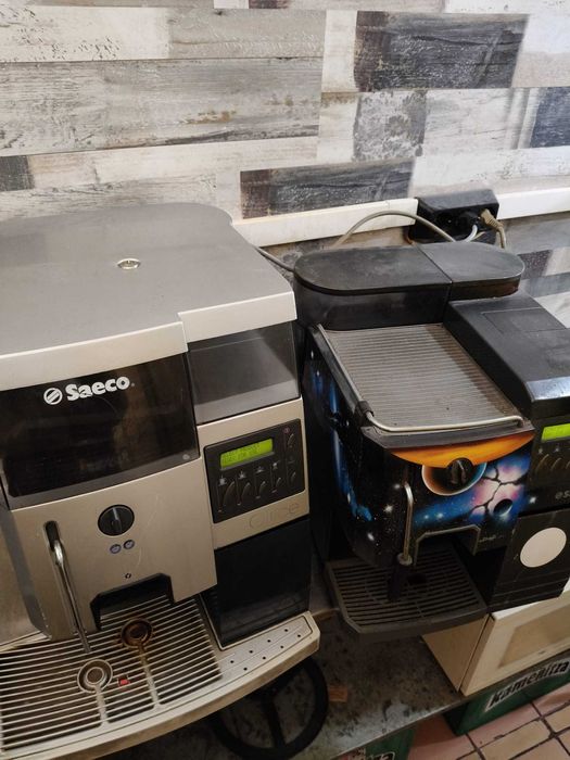 Кафе машина робот.