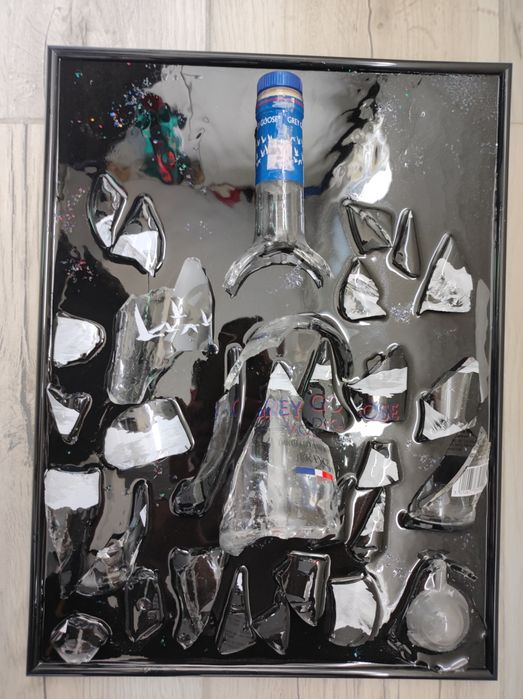 Картини с маркови бутилки