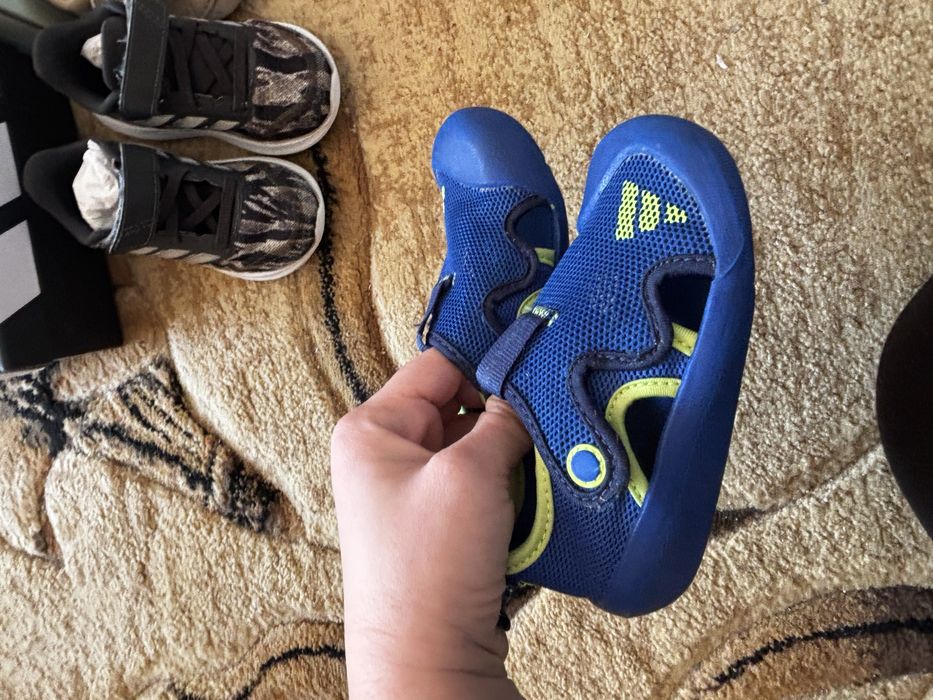 Обувки и сандали за дете