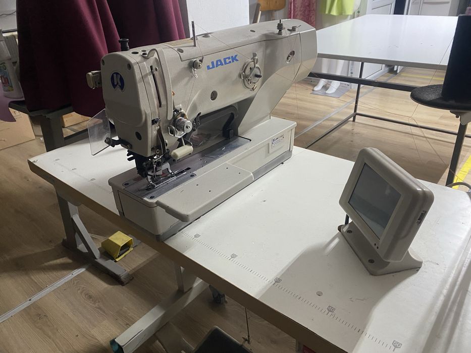 butonira usoara/ lenjerie