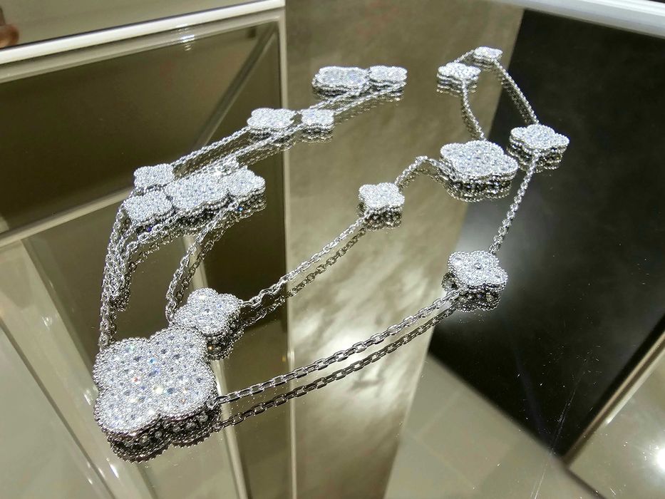 Van Cleef & Arpels VCA Silver 16 Motifs Diamond Alhambra Дамско Колие