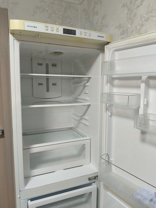 Продам холодильник