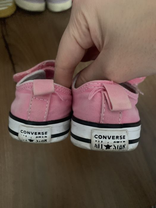 Tenisi converse roz