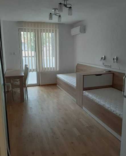 Дава се под наем Тристаен апартамент в Бургас, Център - 100 кв.м за 242.25 € - Снимка #5