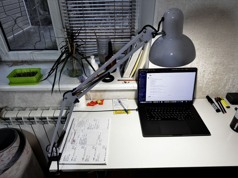 Лампа с держателем на стол 2 штуки