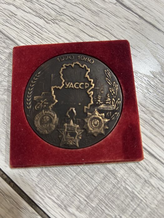 Продам значки ссср