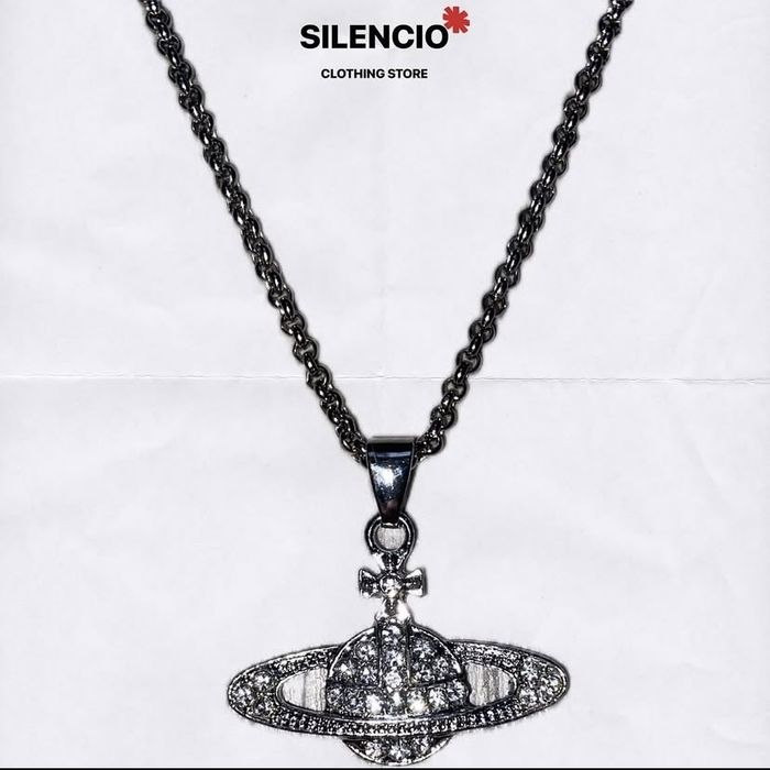 Колье Vivienne Westwood к 8 Марта