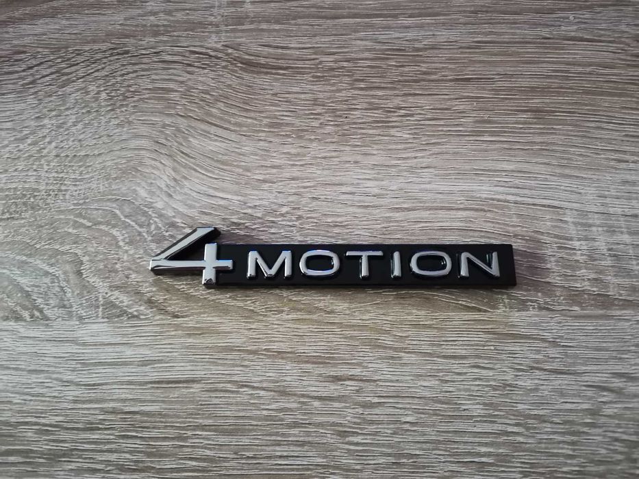 Volkswagen 4Motion сребристо с черно емблема нов стил